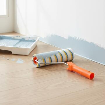 Spazzola a Rullo per 23x4,5 cm con Manico in Plastica da 30 cm - per Pittura Murale